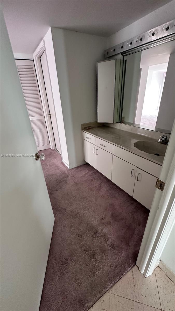 image Brickell Place I14