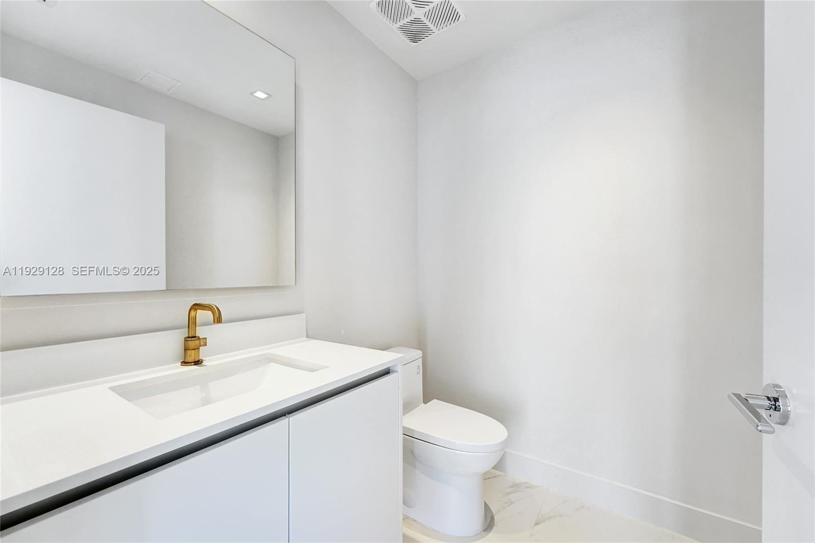 700 NE 24th St #2901 Miami, FL 33137