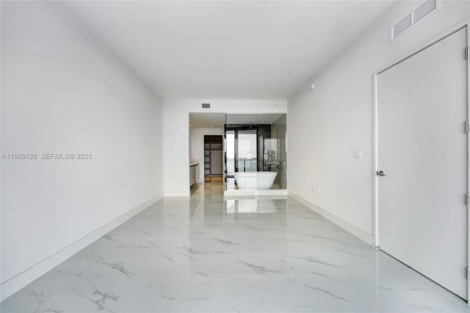 700 NE 24th St #2901 Miami, FL 33137