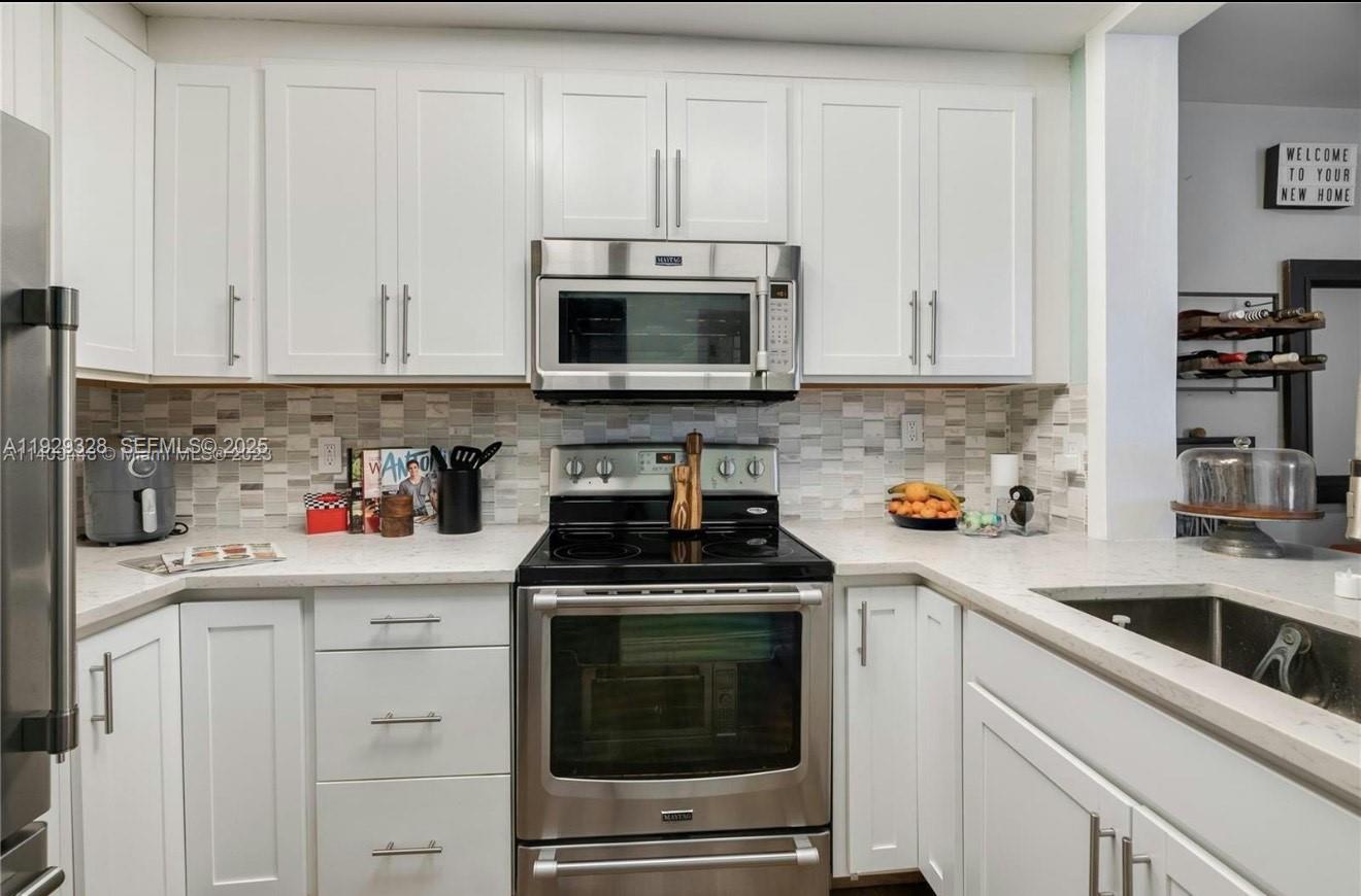 7173 Orange Dr #214B Davie, FL 33314