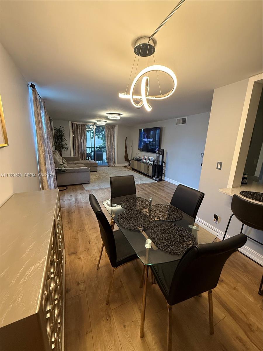 7173 Orange Dr #214B Davie, FL 33314