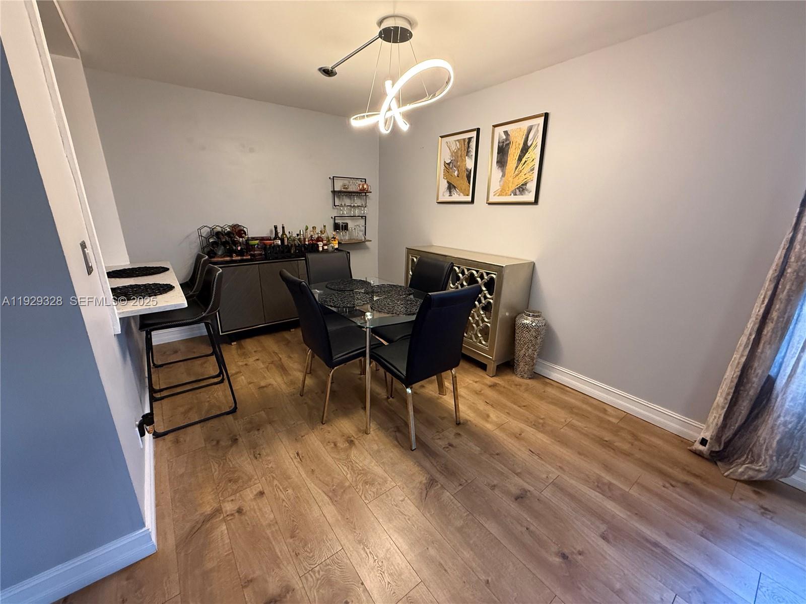 7173 Orange Dr #214B Davie, FL 33314