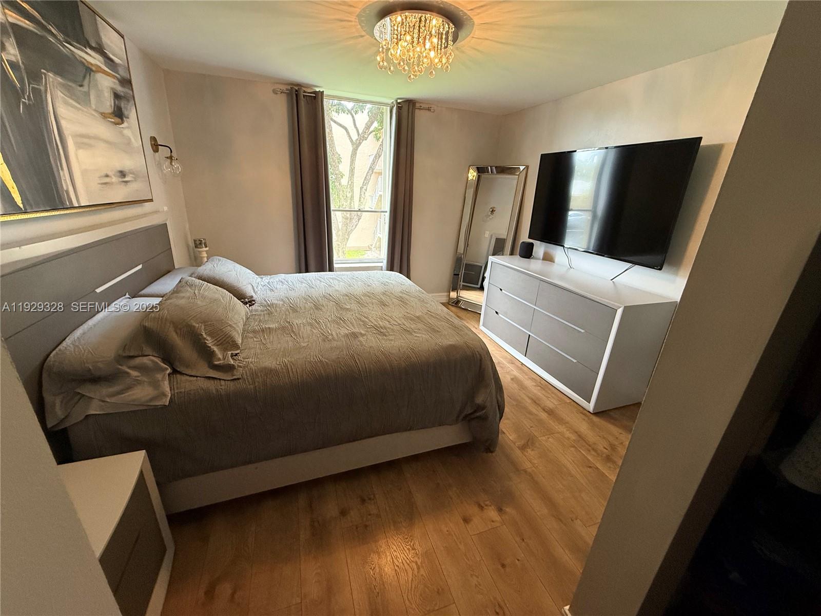 7173 Orange Dr #214B Davie, FL 33314