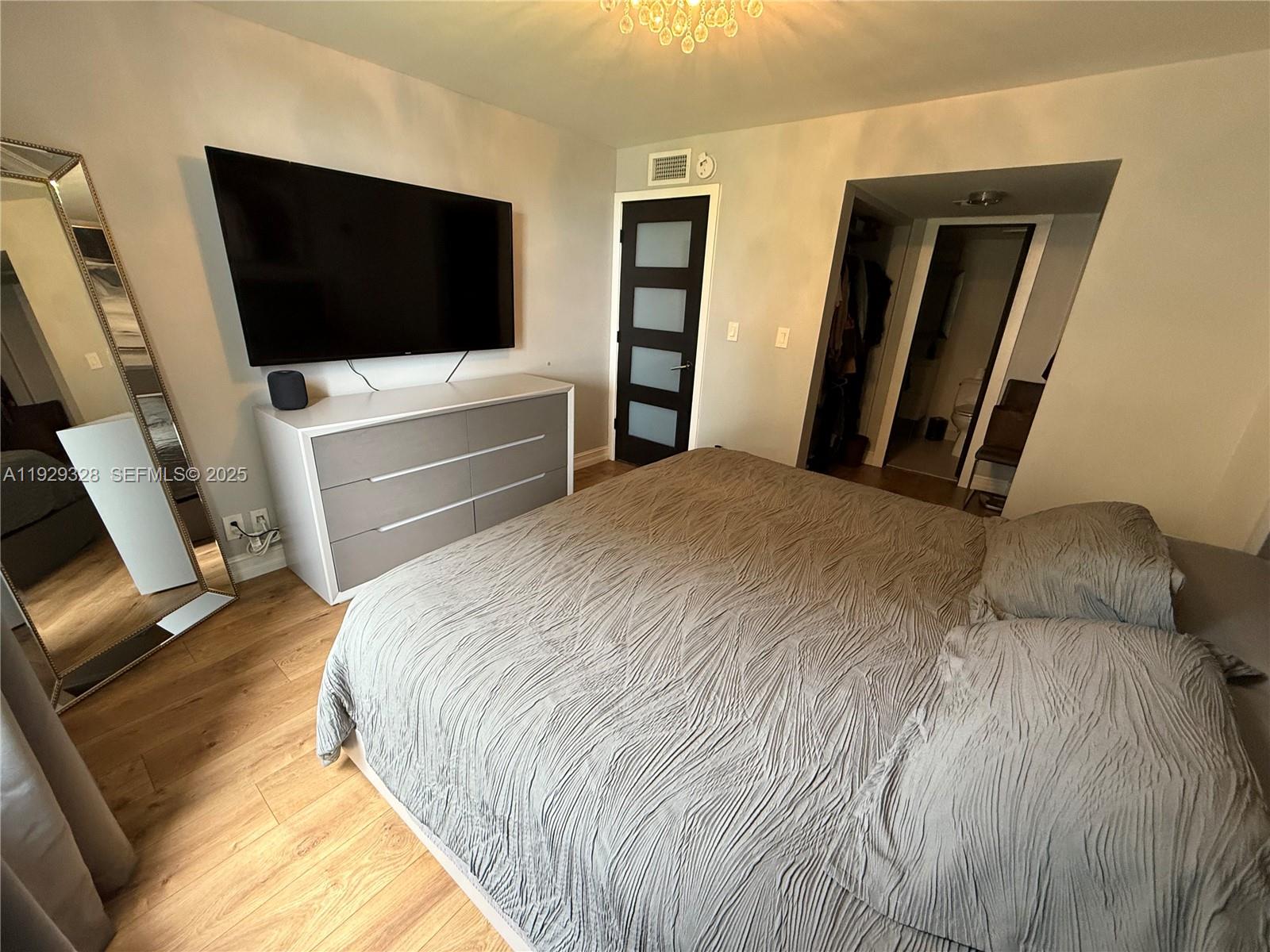 7173 Orange Dr #214B Davie, FL 33314