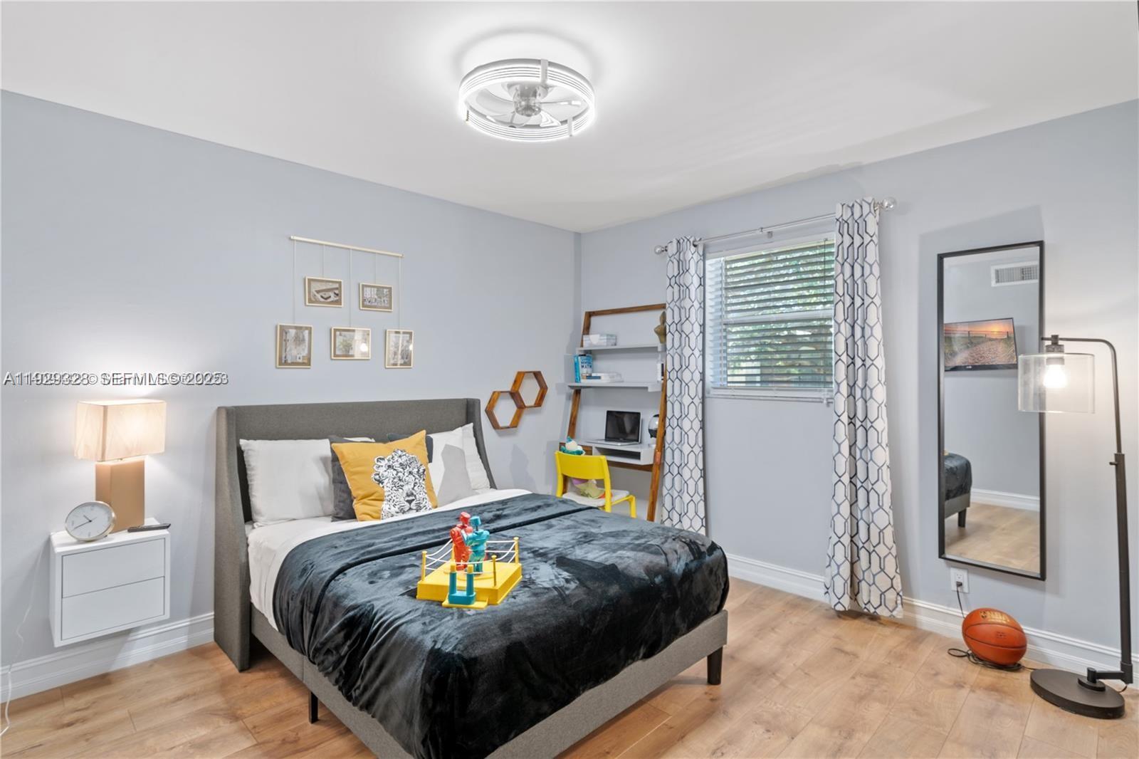 7173 Orange Dr #214B Davie, FL 33314