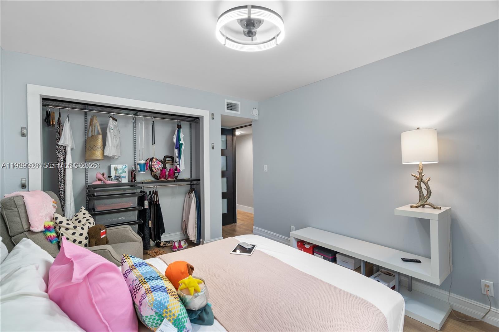 7173 Orange Dr #214B Davie, FL 33314