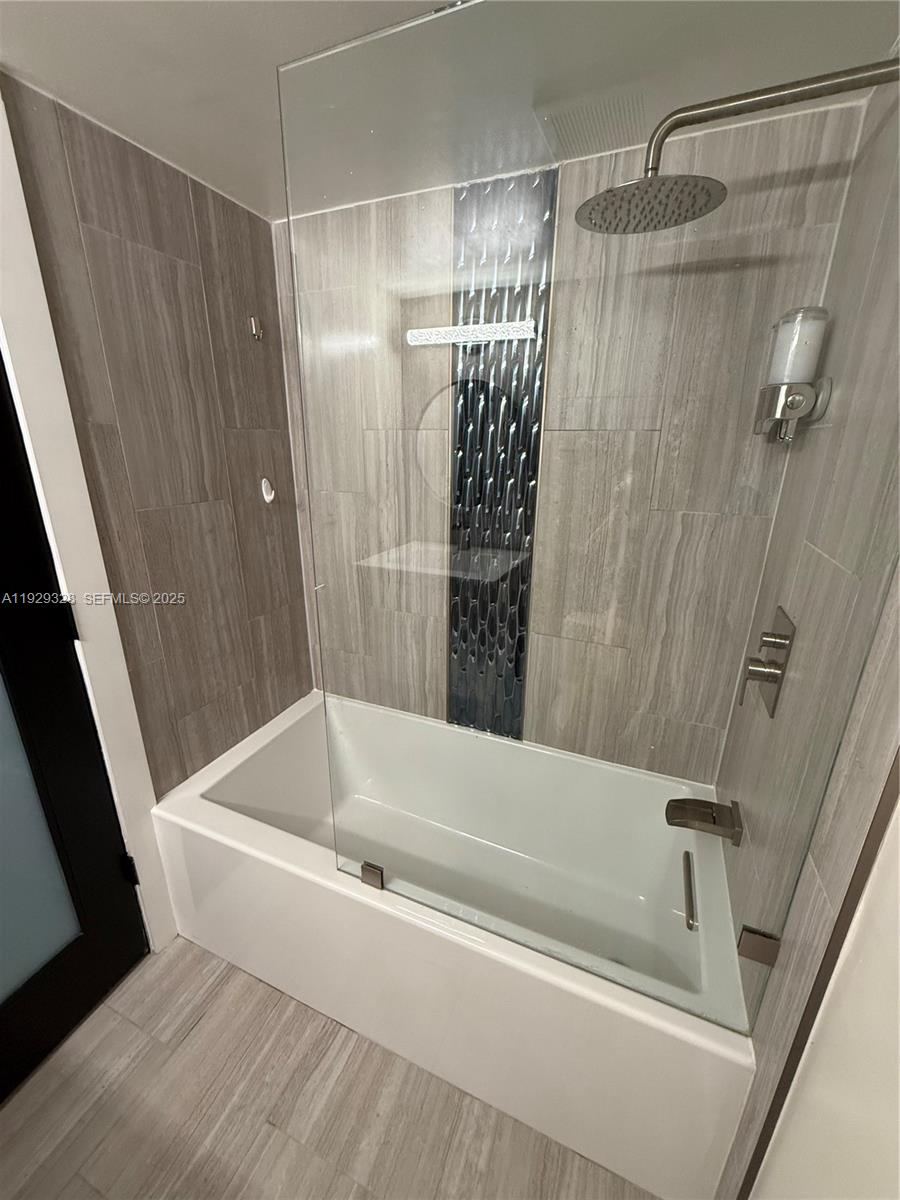 7173 Orange Dr #214B Davie, FL 33314