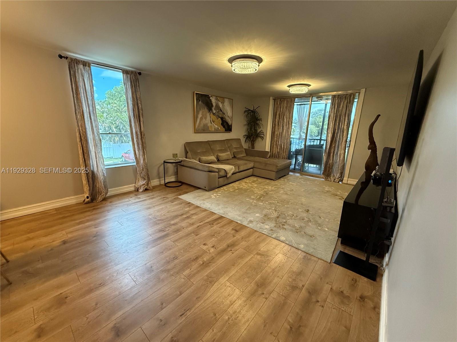 7173 Orange Dr #214B Davie, FL 33314