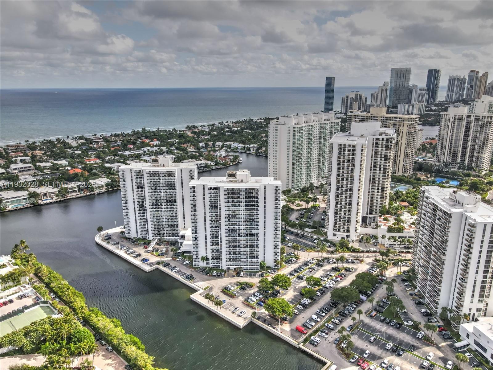 20505 E Country Clb Dr #1034