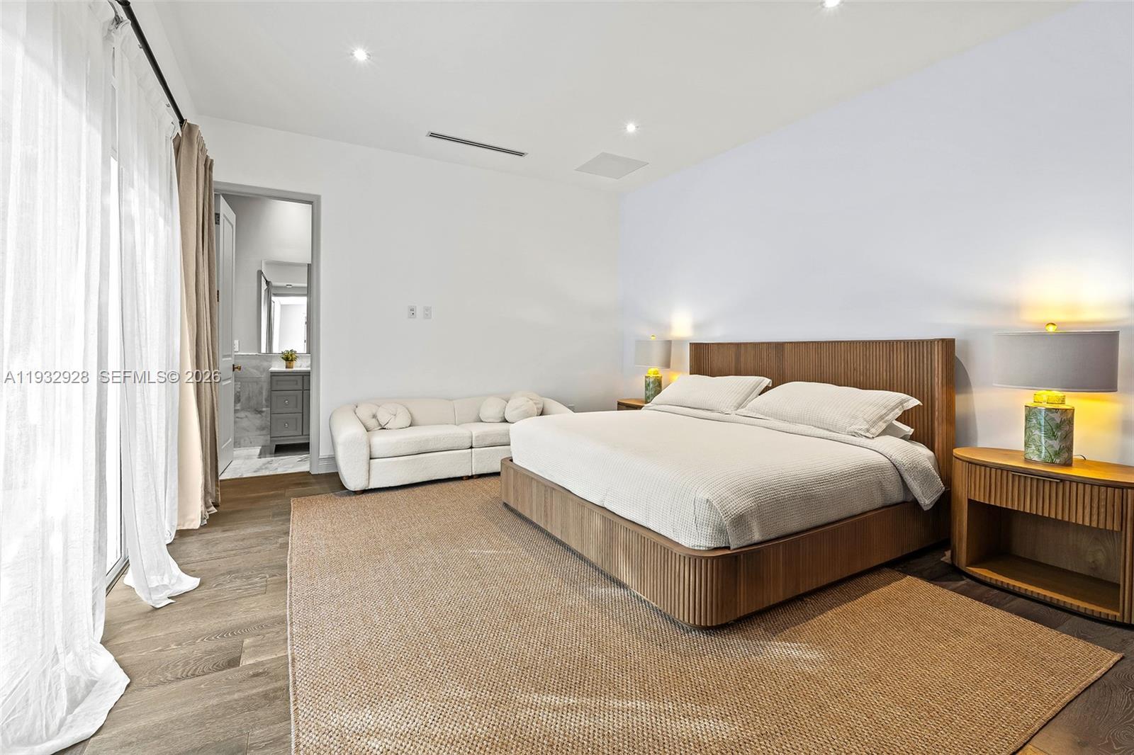 680 Buttonwood Ln Miami, FL 33137