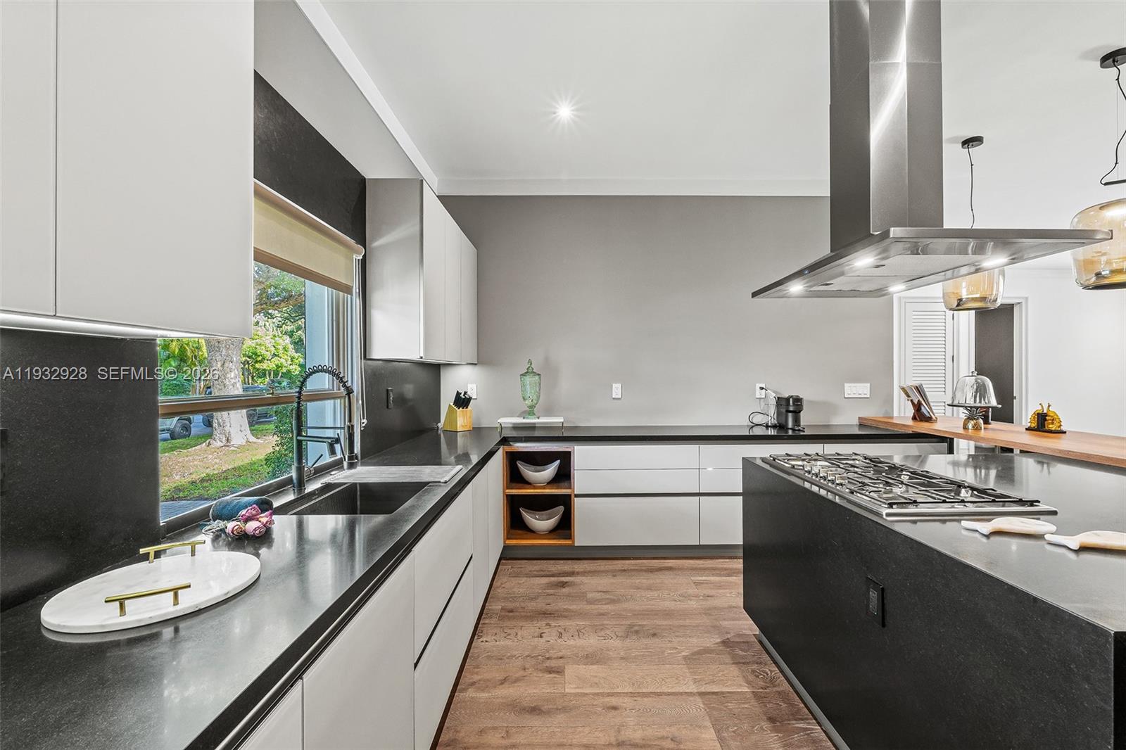 680 Buttonwood Ln Miami, FL 33137