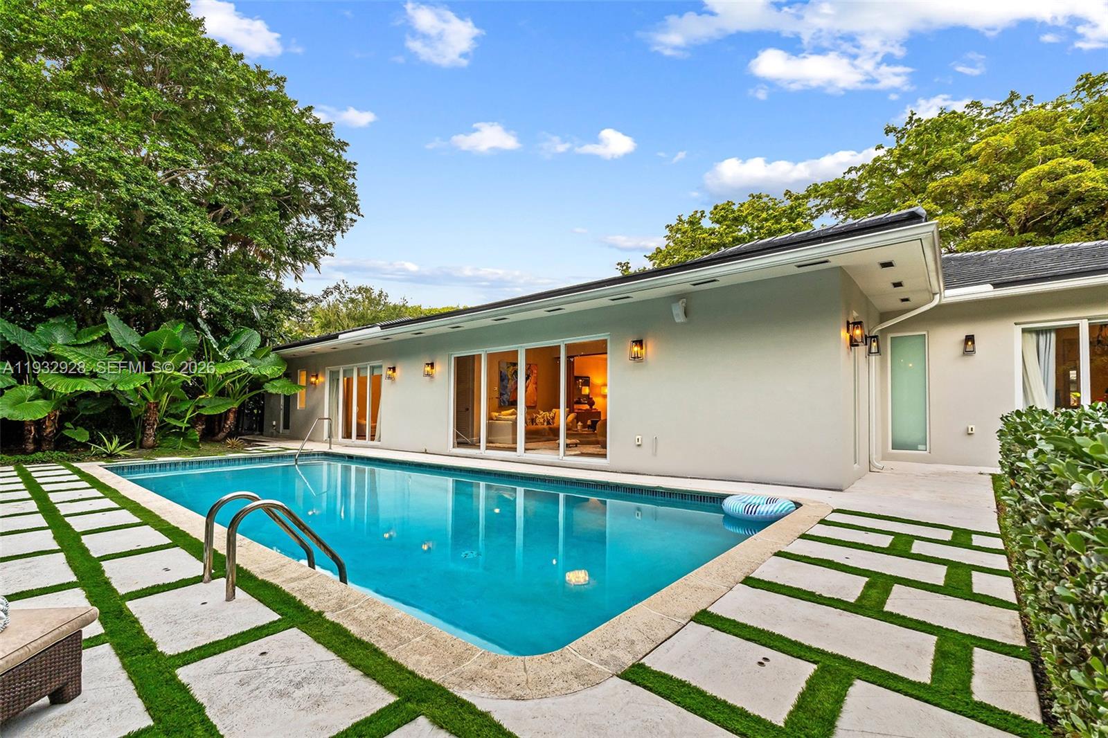 680 Buttonwood Ln Miami, FL 33137