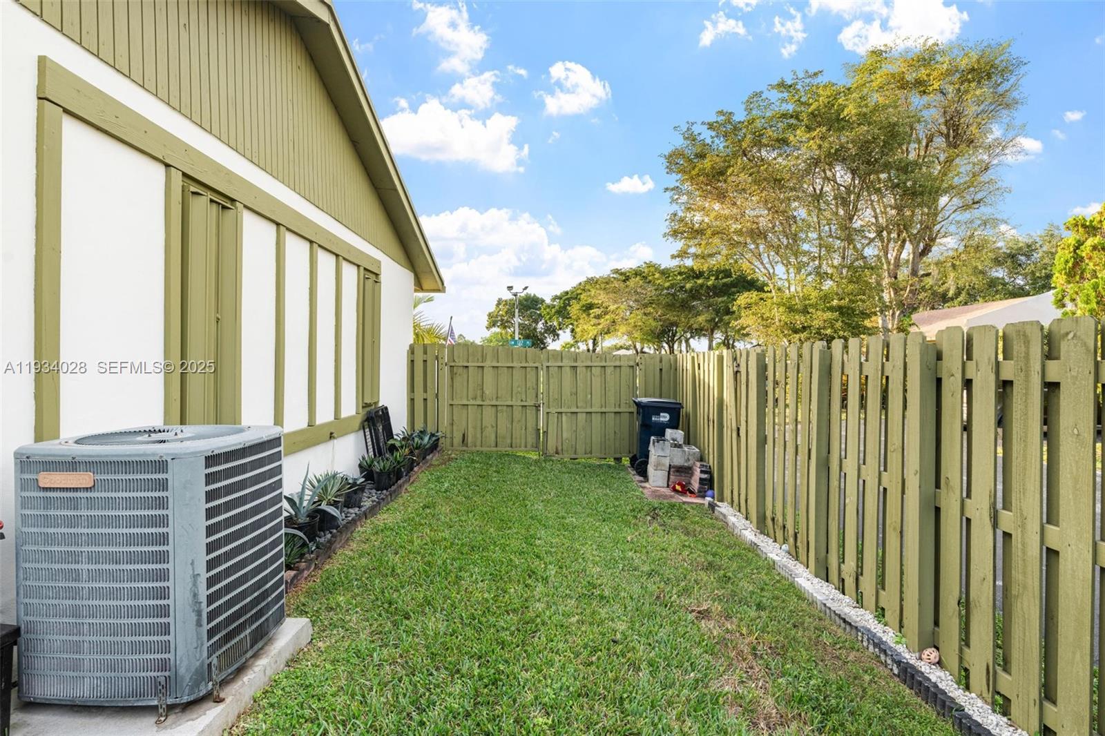 10955 SW 122nd Pl #. Miami, FL 33186