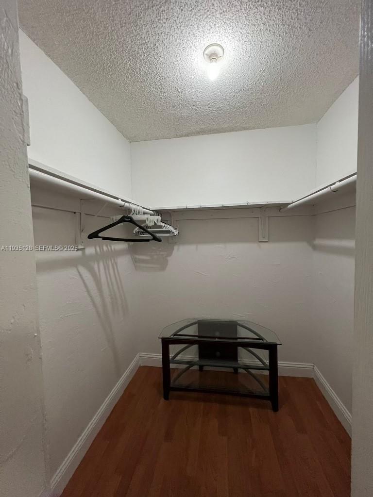 895 W 79th Pl Hialeah, FL 33014