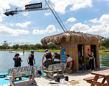 895 W 79th Pl Hialeah, FL 33014