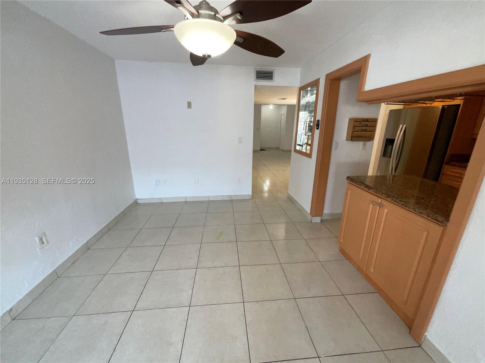 895 W 79th Pl Hialeah, FL 33014