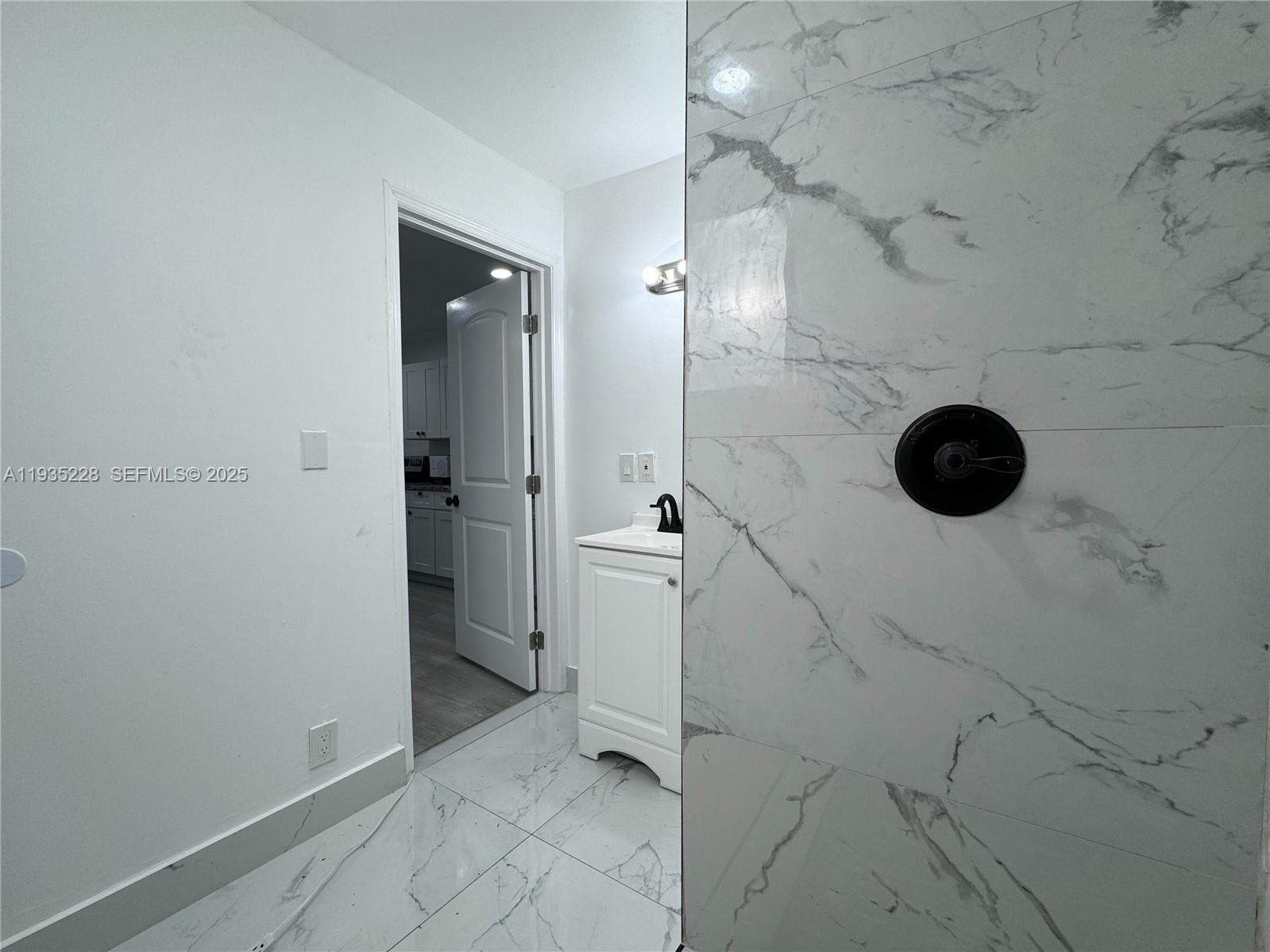 2469 SW 15th St Miami, FL 33145