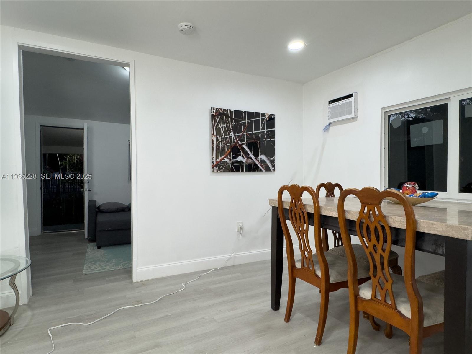 2469 SW 15th St Miami, FL 33145