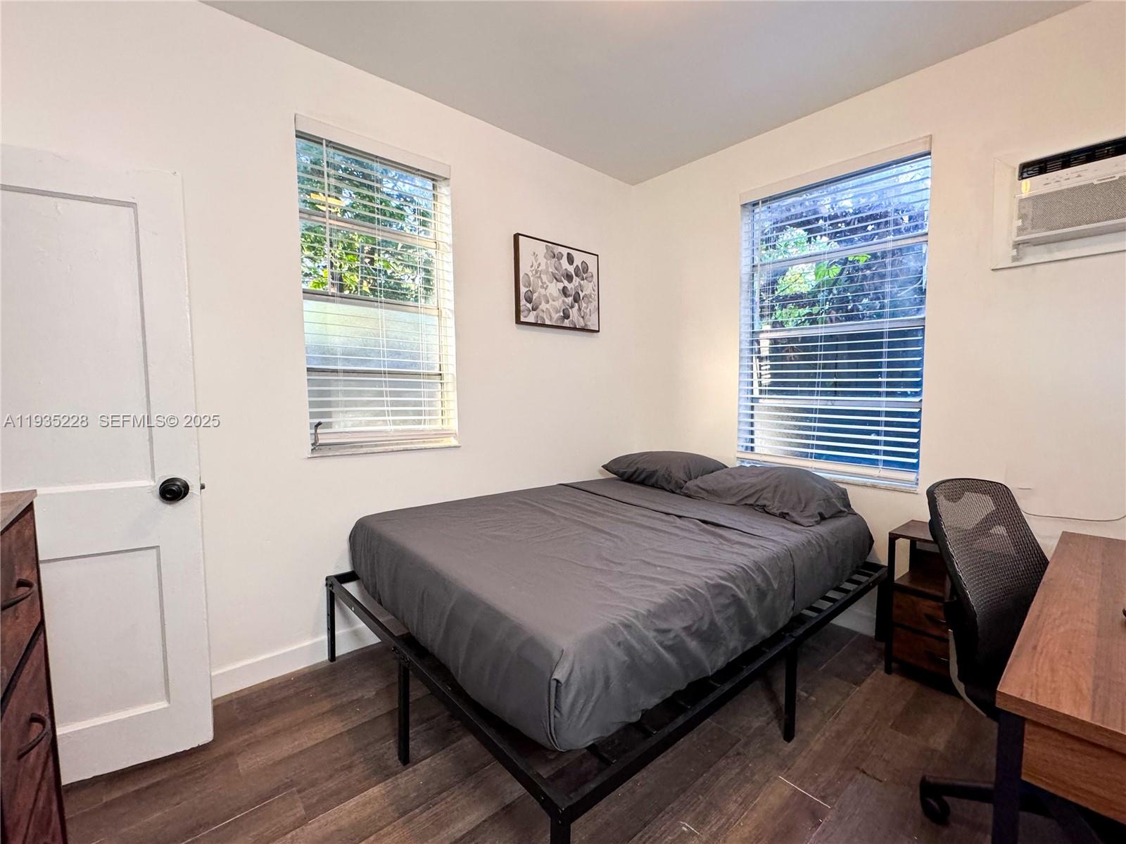 2469 SW 15th St Miami, FL 33145