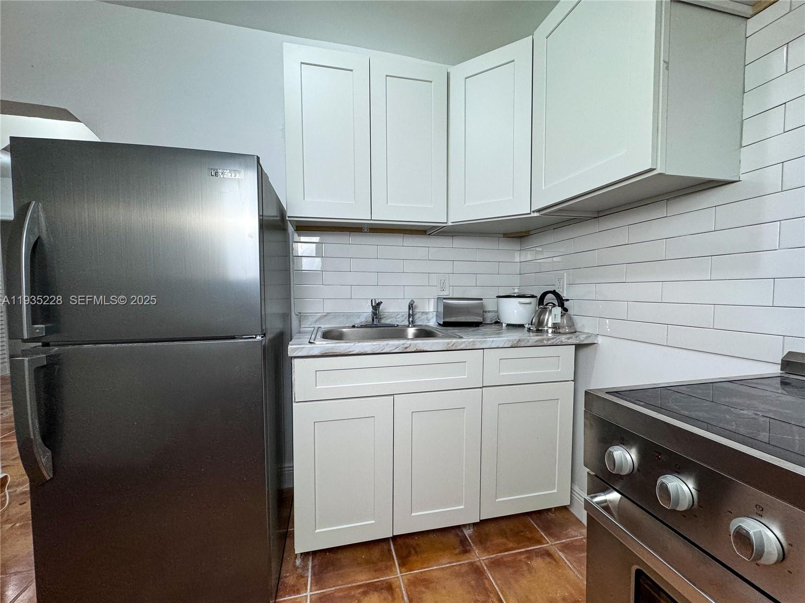 2469 SW 15th St Miami, FL 33145