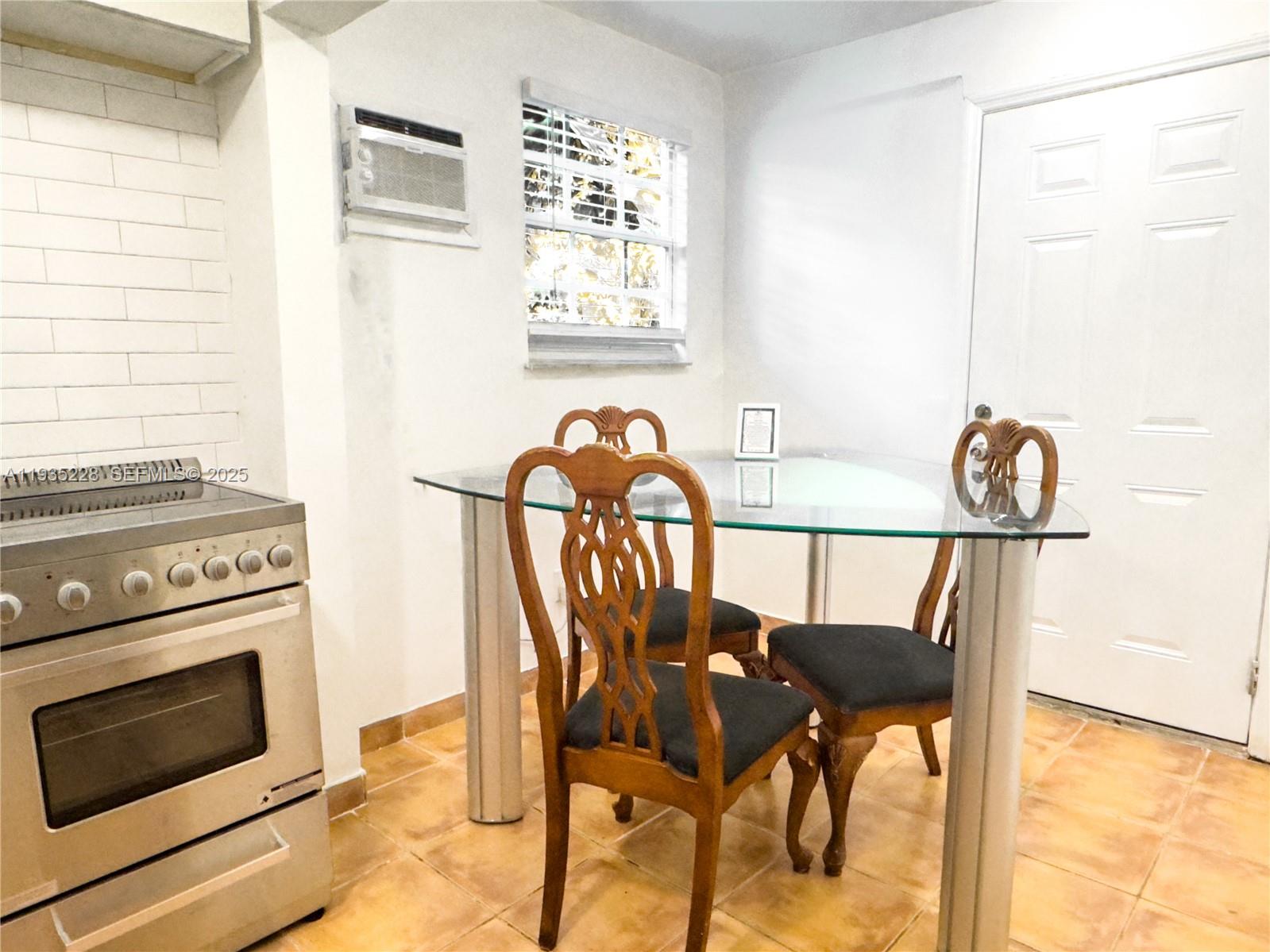 2469 SW 15th St Miami, FL 33145