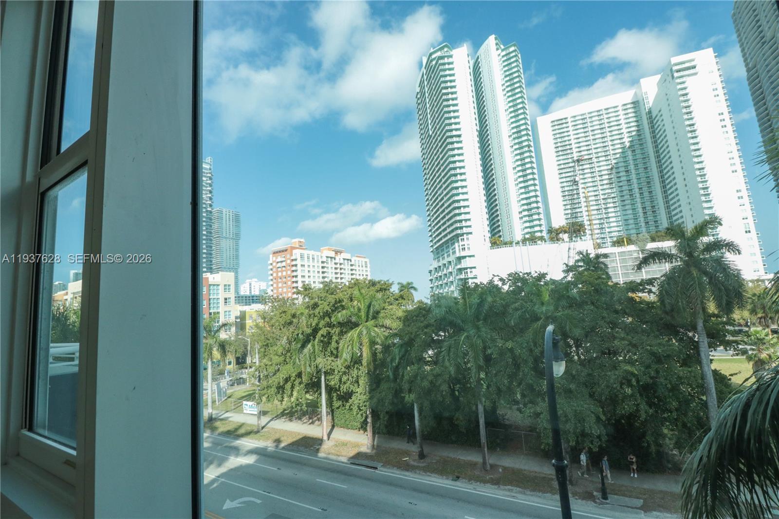 image 1800 Biscayne Plaza14