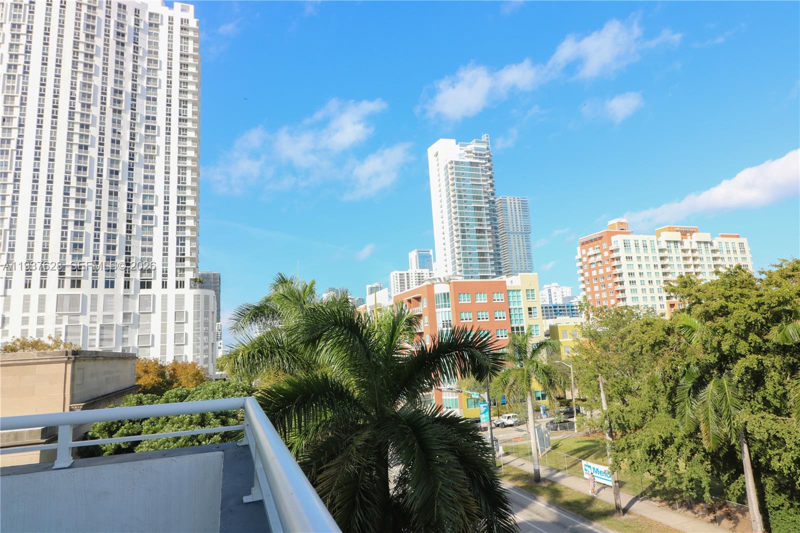 image 1800 Biscayne Plaza15