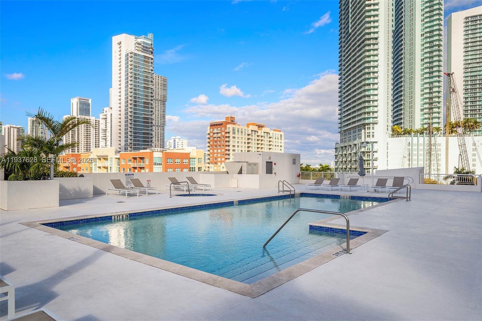 image 1800 Biscayne Plaza19