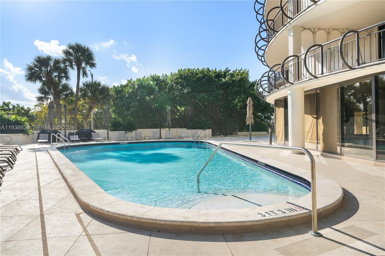 image Grove Towers Condo31