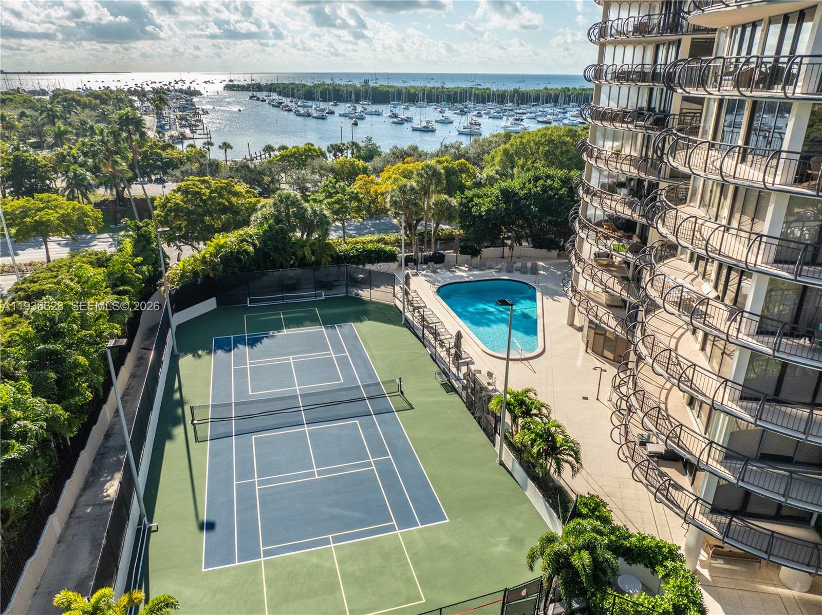 image Grove Towers Condo32