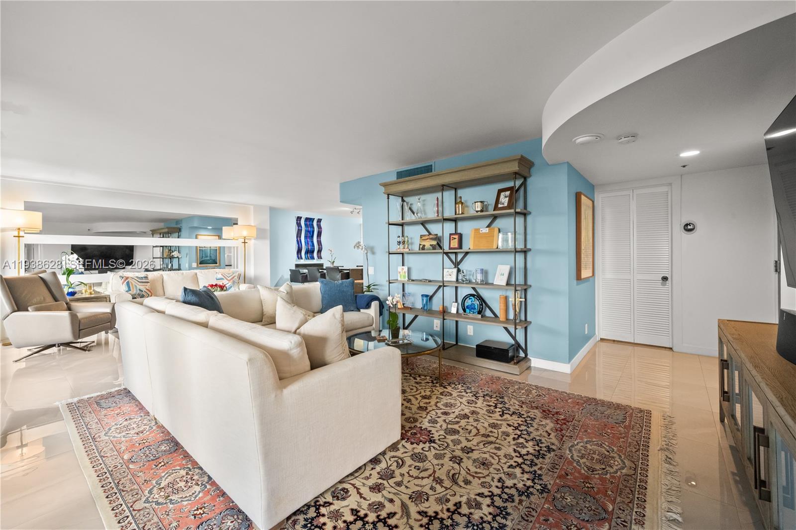 image Grove Towers Condo5