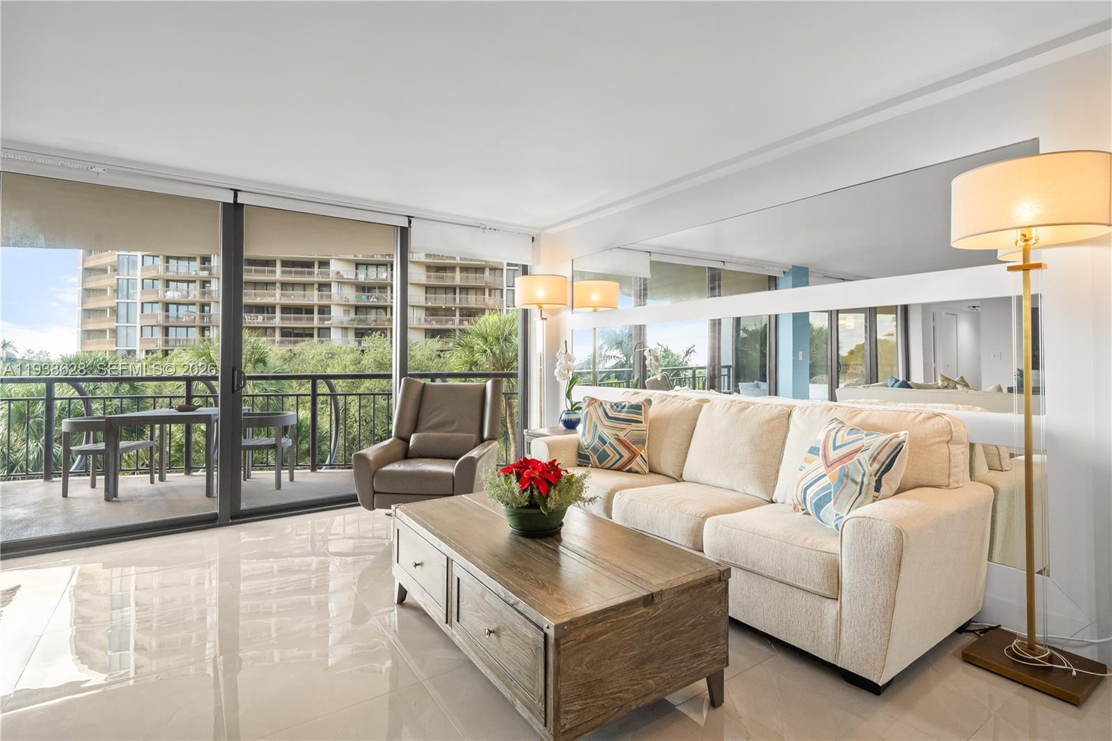 image Grove Towers Condo6