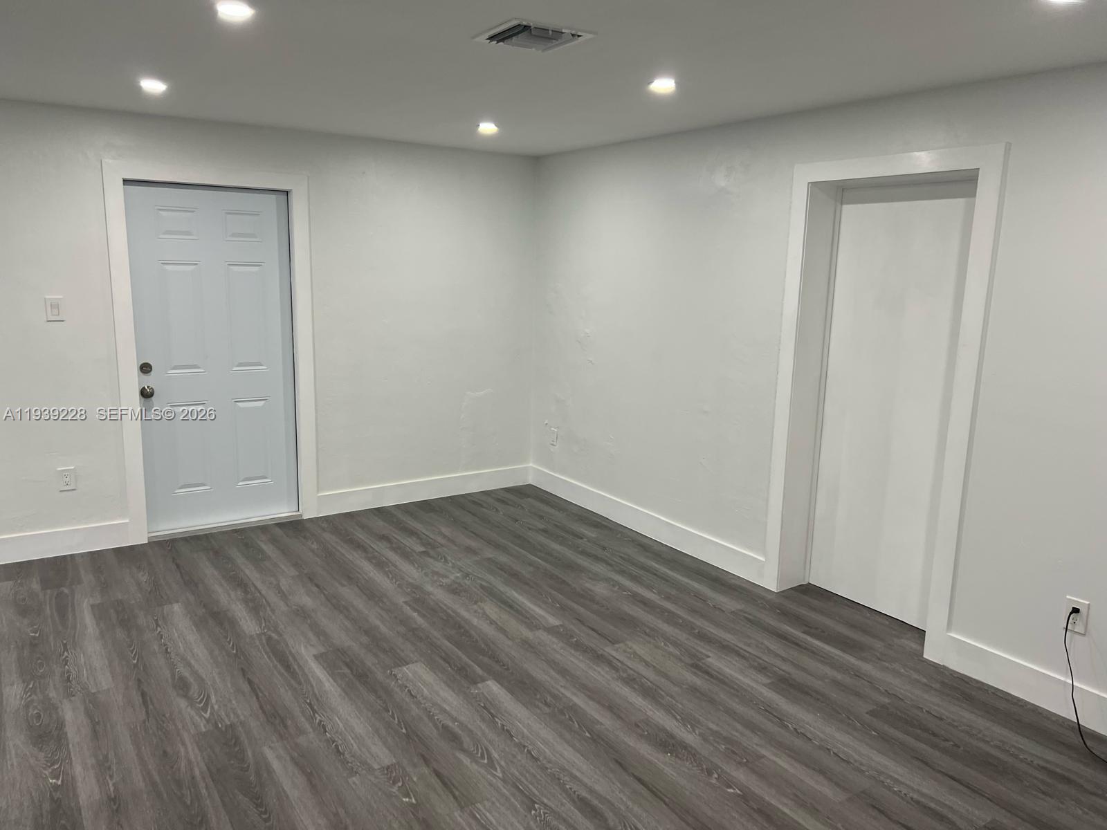 650 SE 1st Pl Hialeah, FL 33010