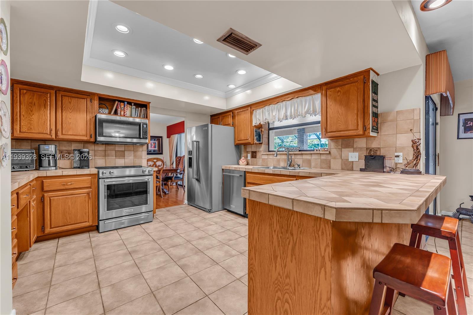 Undisclosed Address Palmetto Bay, FL 33157