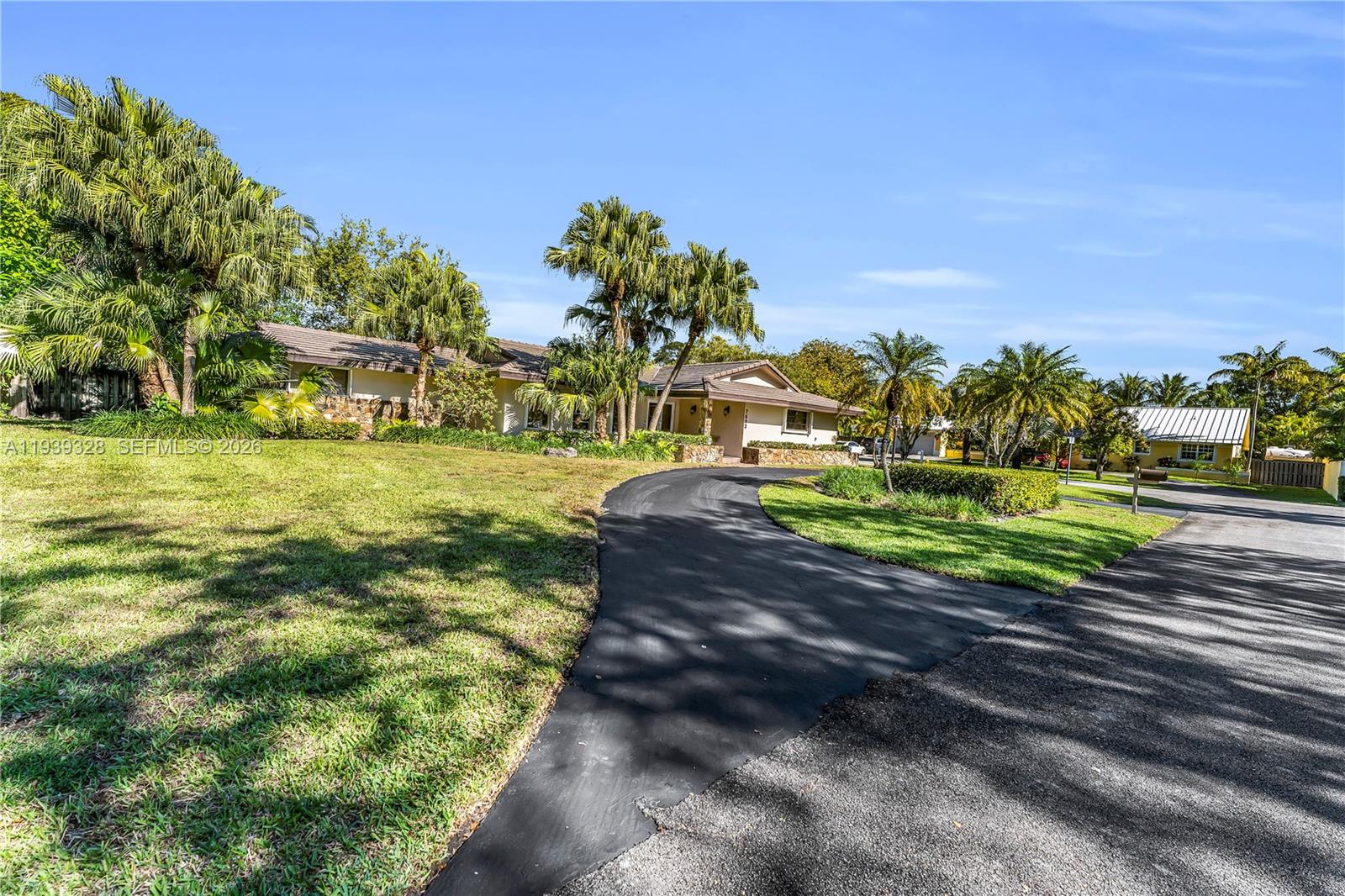 Undisclosed Address Palmetto Bay, FL 33157