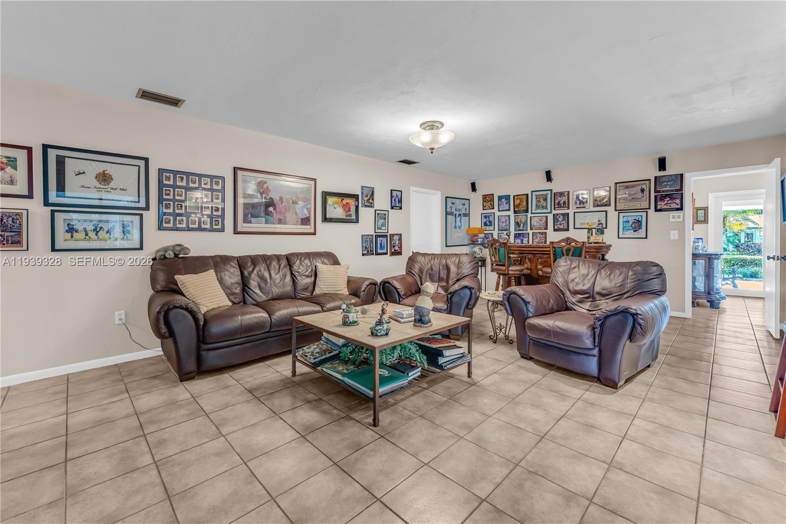 Undisclosed Address Palmetto Bay, FL 33157