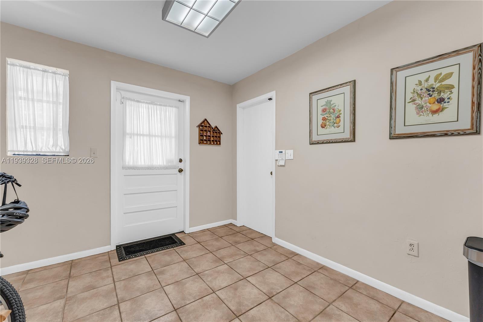 Undisclosed Address Palmetto Bay, FL 33157