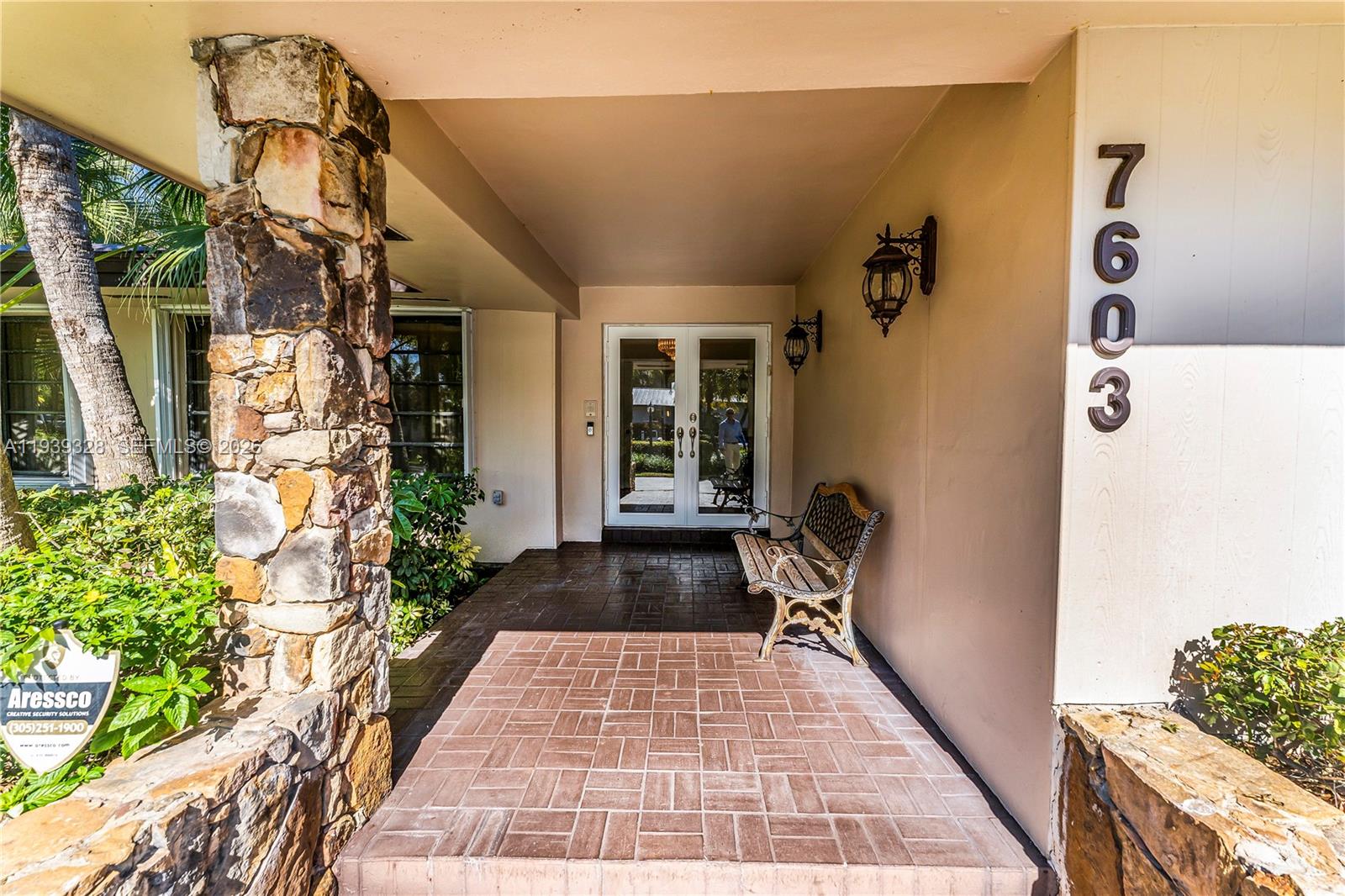 Undisclosed Address Palmetto Bay, FL 33157