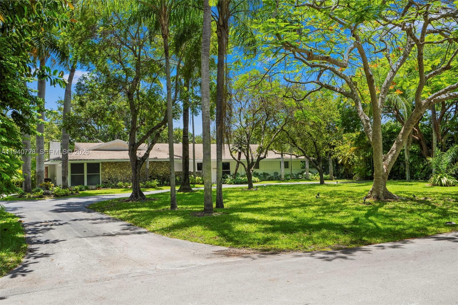 12365 SW 60th Ct Pinecrest, FL 33156