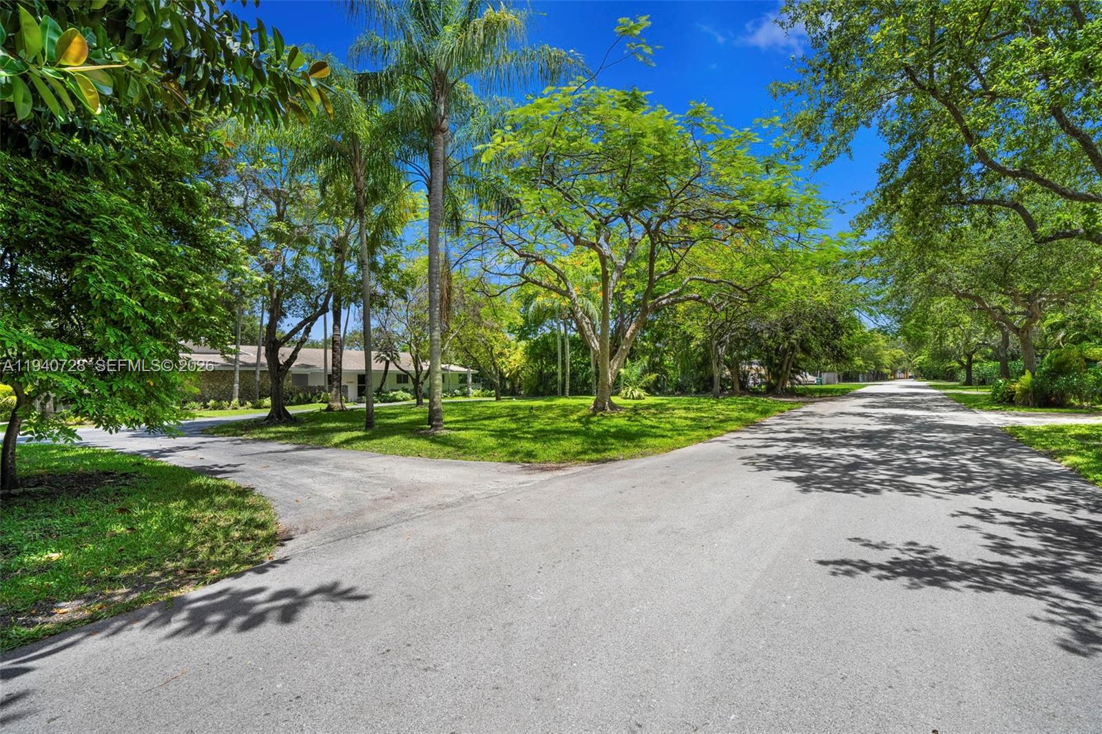 12365 SW 60th Ct Pinecrest, FL 33156