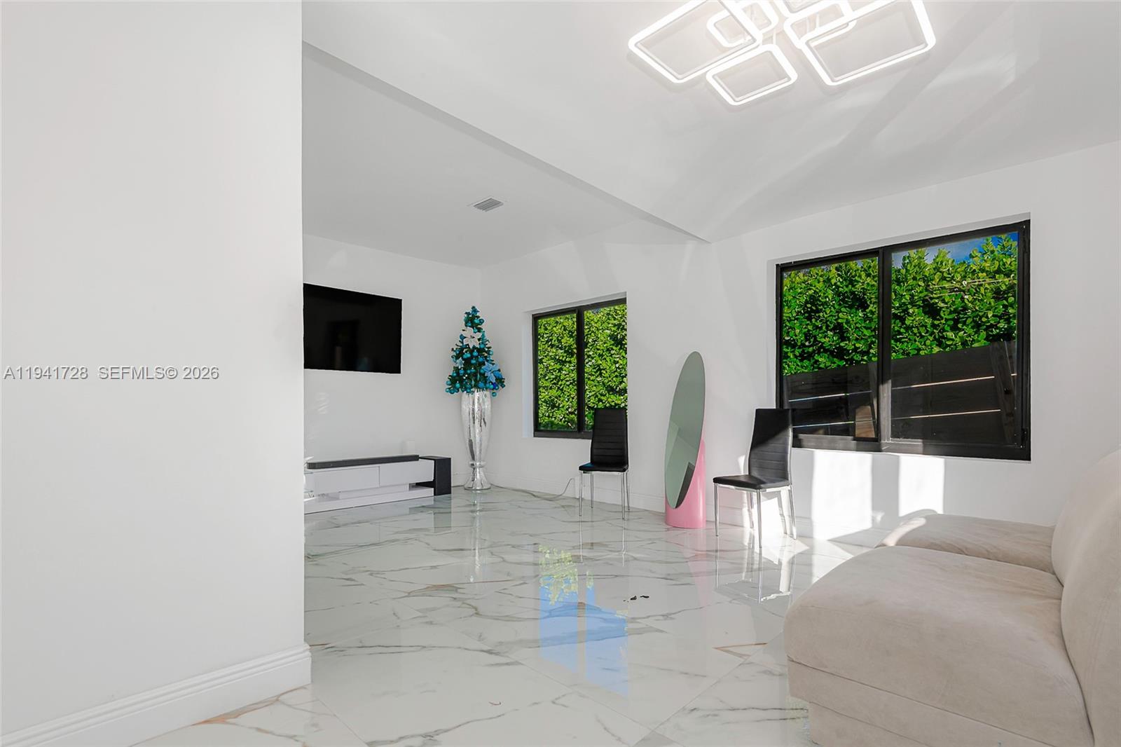 1683 NE 168th St North Miami Beach, FL 33162