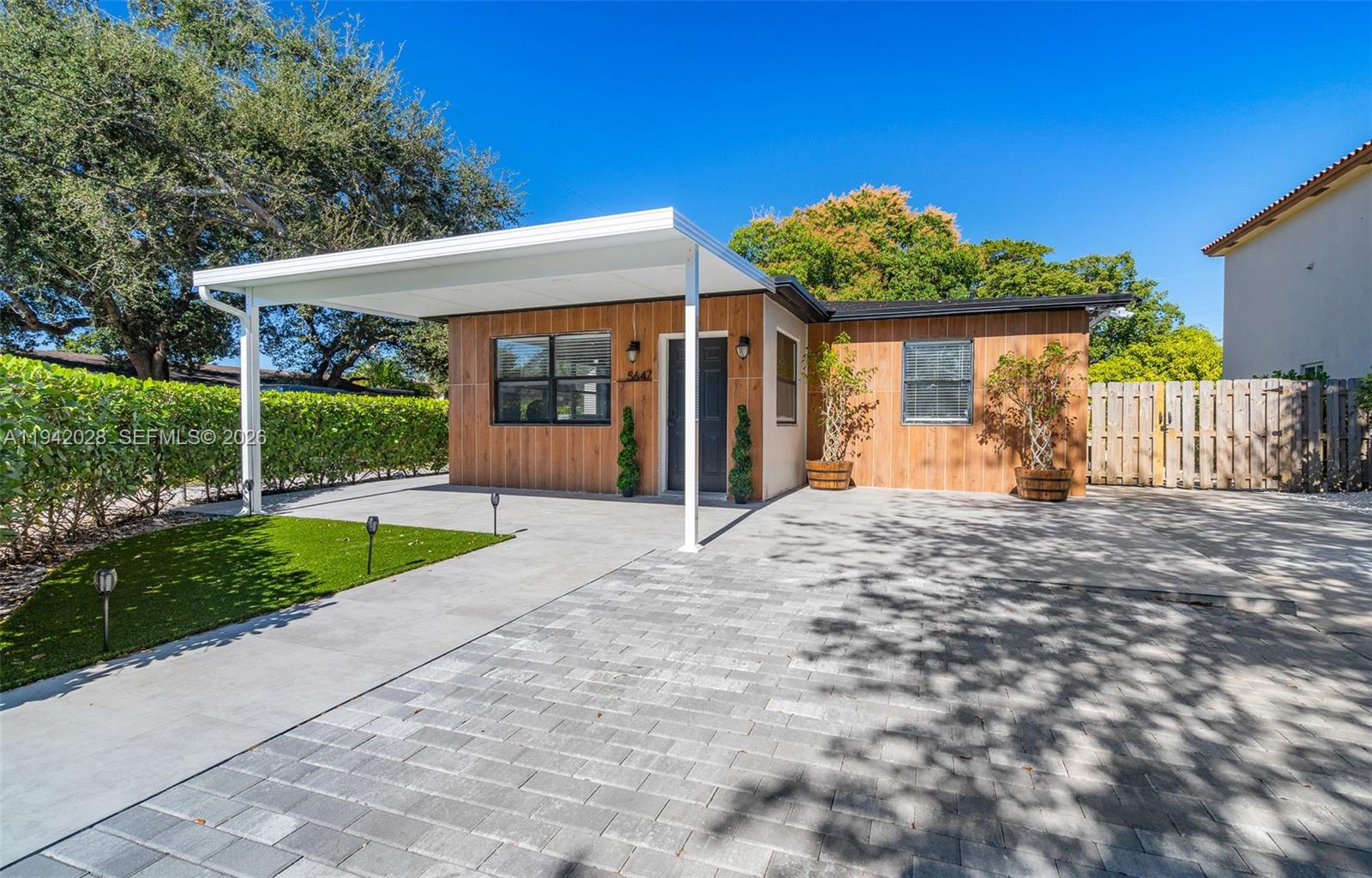 5647 Lincoln St #1-2