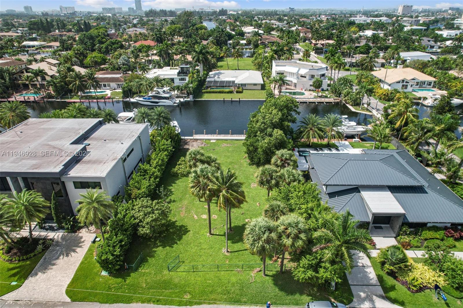 606 Palm Dr Hallandale Beach, FL 33009