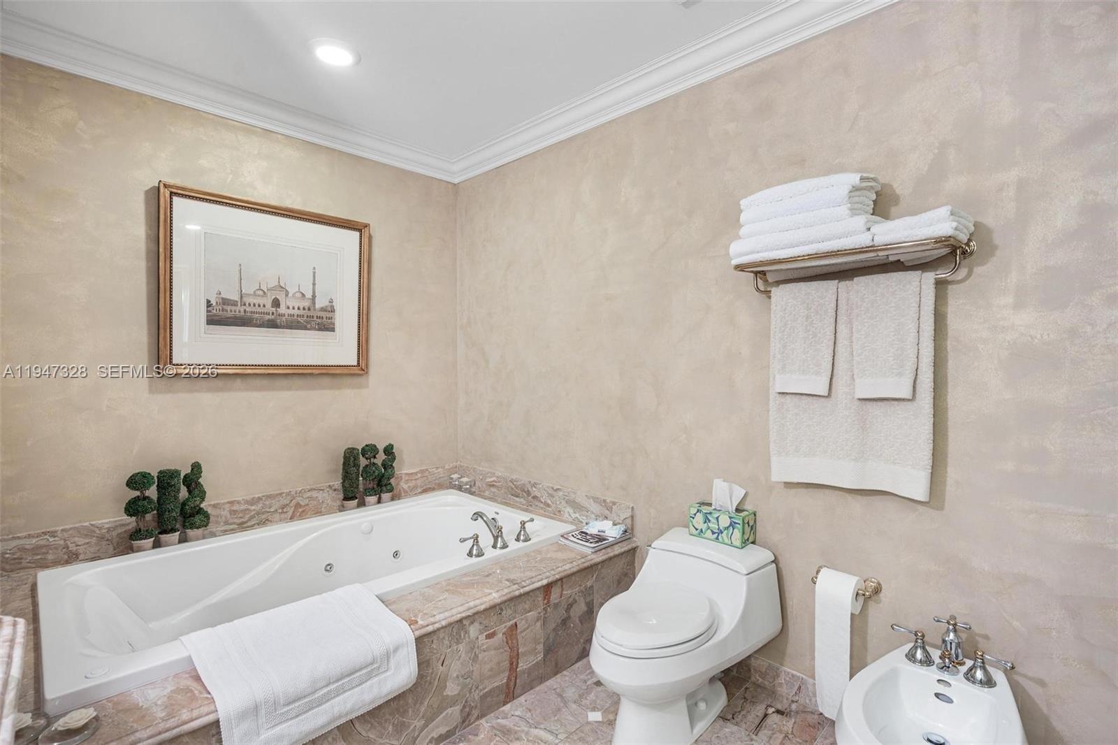 9595 Collins Ave #NPHD Surfside, FL 33154