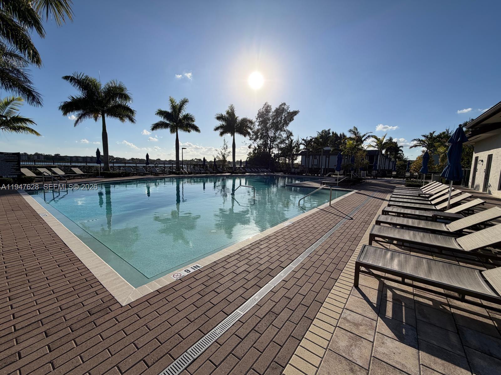 909 NE 211th St Miami, FL 33179