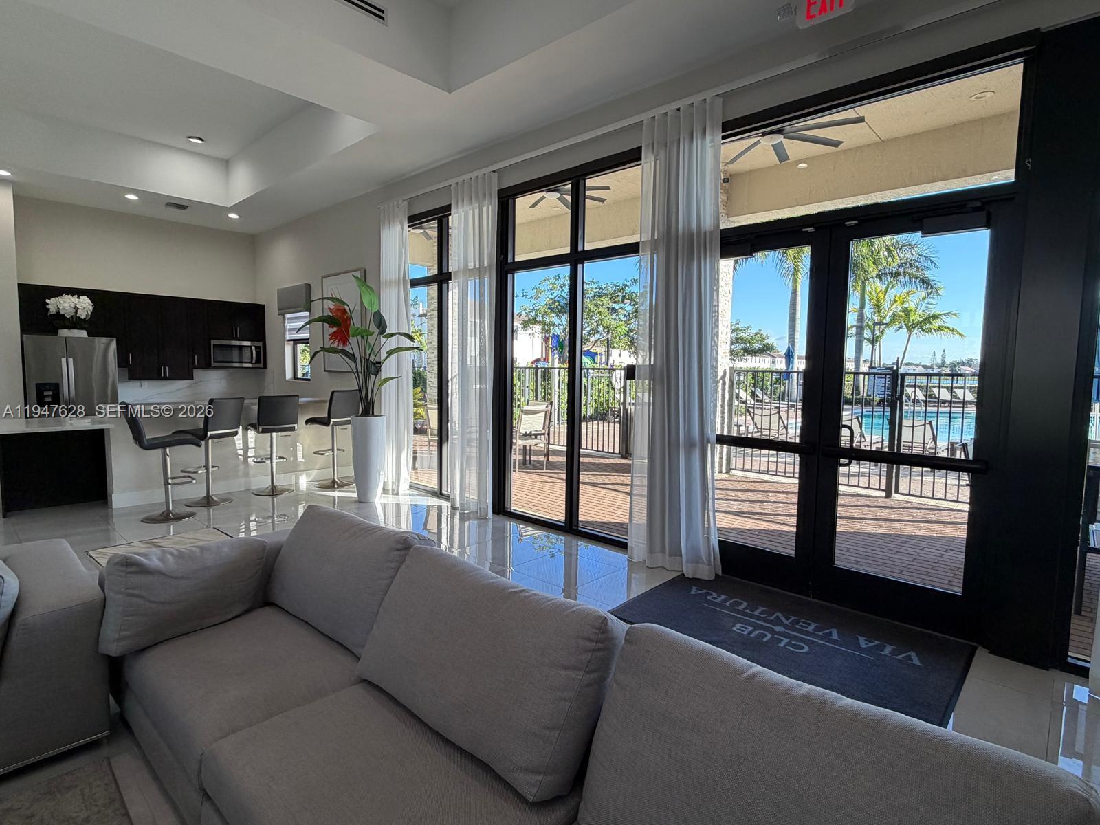 909 NE 211th St Miami, FL 33179