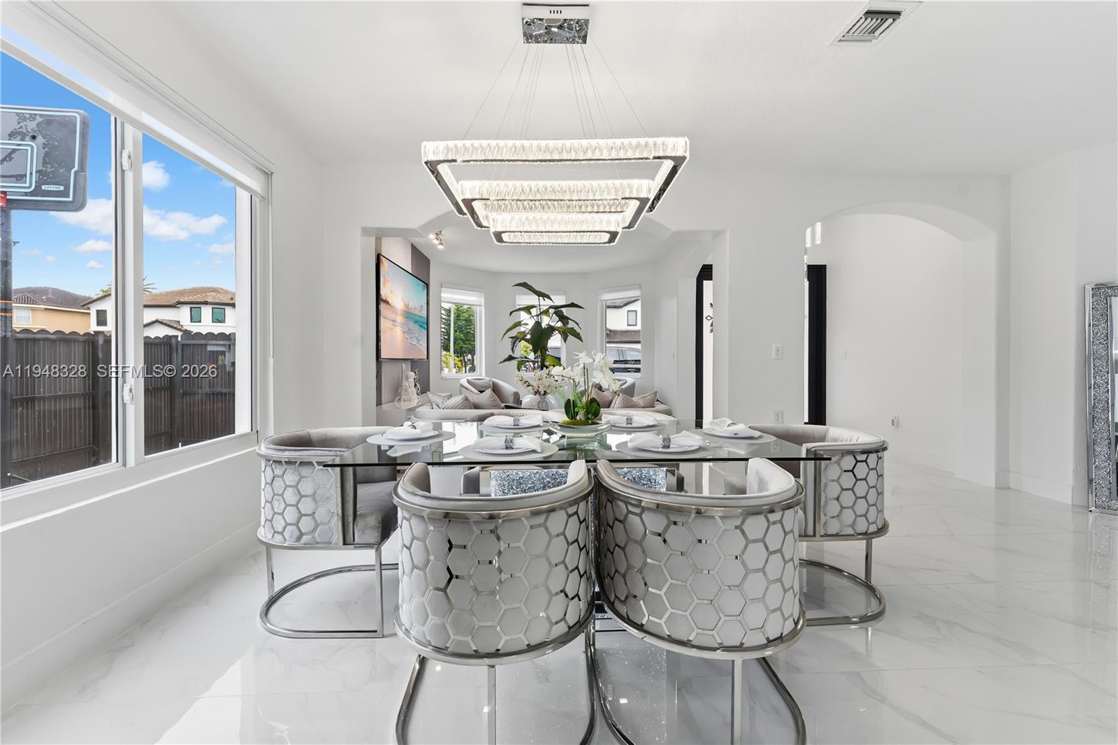 14452 SW 10th St Miami, FL 33184