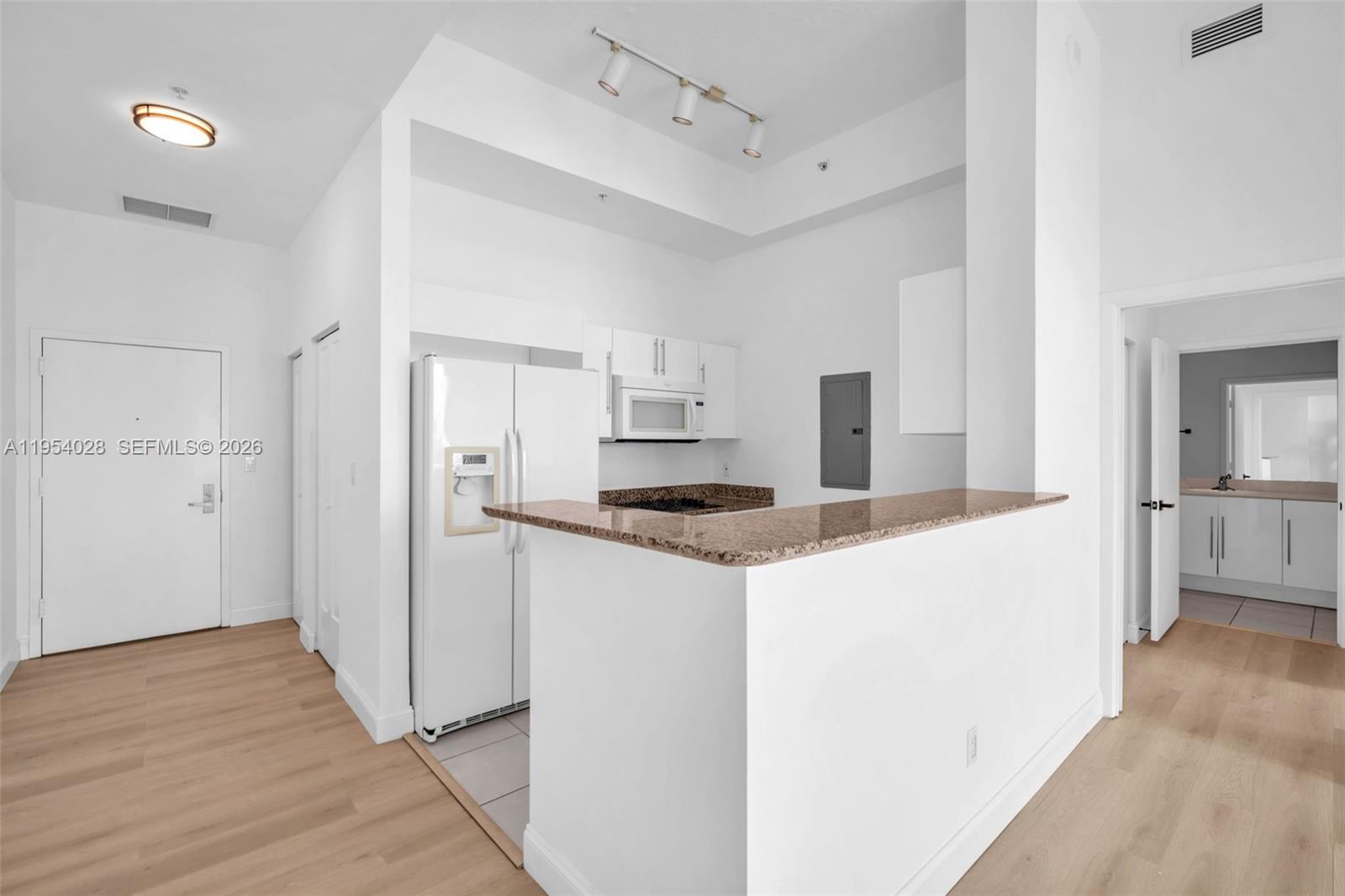 325 S Biscayne Blvd #LPH 17 Miami, FL 33131