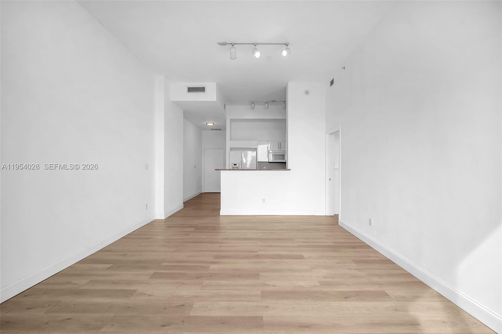 325 S Biscayne Blvd #LPH 17 Miami, FL 33131