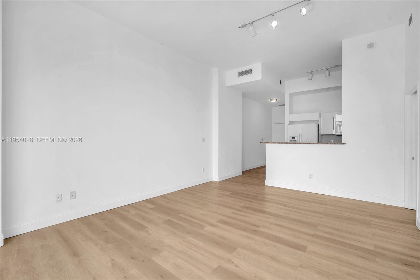 325 S Biscayne Blvd #LPH 17 Miami, FL 33131